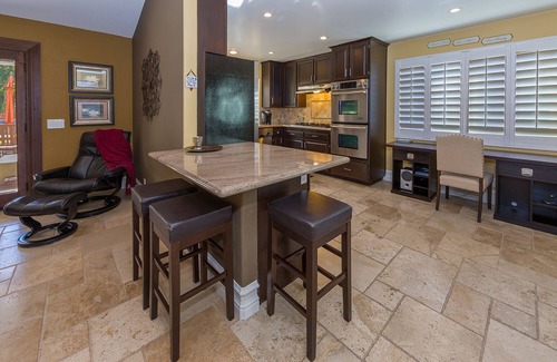 Thousand Oaks Casa | Upgraded single story home - prime location! Approx 30 miles of Malibu, LA & SB!