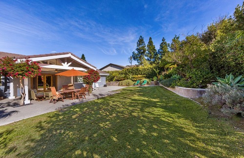 Thousand Oaks Casa | Upgraded single story home - prime location! Approx 30 miles of Malibu, LA & SB!