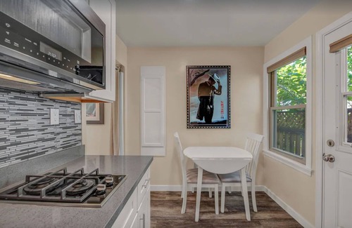 Santa Rosa Apartamento | Upgraded Vintage Studio near downtown SR