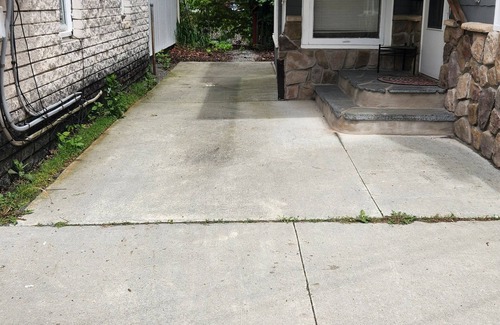 White Mills Casa | Upper floor of charming 2 story house in central Hawley with WiFi