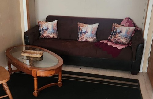White Mills Casa | Upper floor of charming 2 story house in central Hawley with WiFi