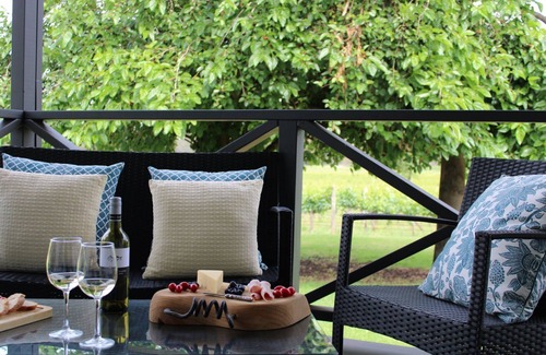 Baskerville Cabaña | Upper Reach Spa Cottage