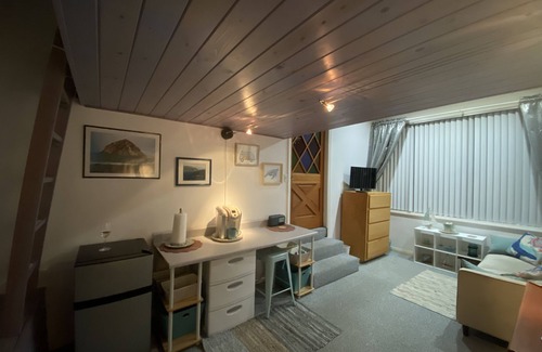 Malaga Cove Apartamento | Upper Riviera-private, quiet, home away from home great for visiting relatives!