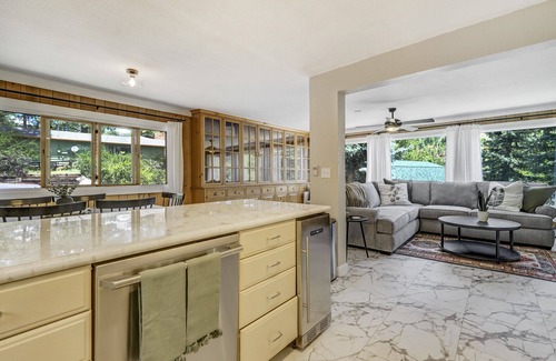 Cascade Casa | Upper Stone Lodge | Hot Tub & Game Room| Upper Unit