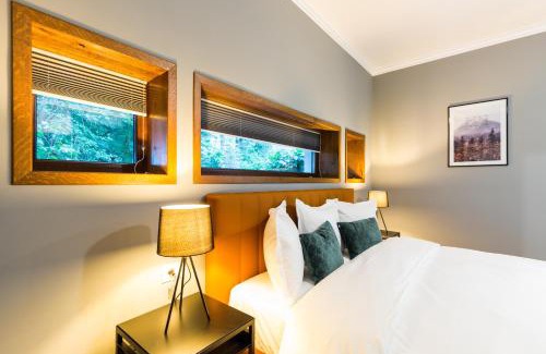 Brasov Old Town Hotel | UpperHouse Suites & More