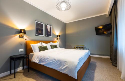 Brasov Old Town Hotel | UpperHouse Suites & More
