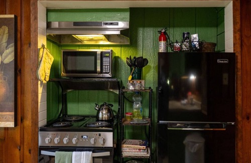 Blue River Cabina | Upriver Nest: Riverfront Oasis
