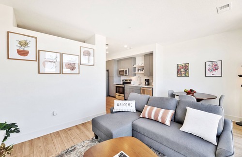 Wichita Apartamento | Upscale 1BR APT with Pool & Gym