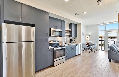 Wichita Apartamento | Upscale 1BR APT with Pool & Gym