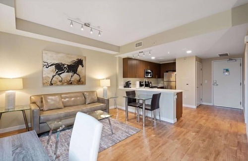 Downtown San Jose Apartamento | Upscale 1BR | Laundry + Kitchen | Near Convention Center