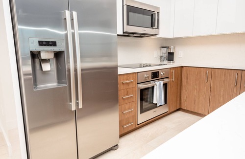 Ala Moana Condominio | Upscale 2 bedroom with parking in Ala Moana