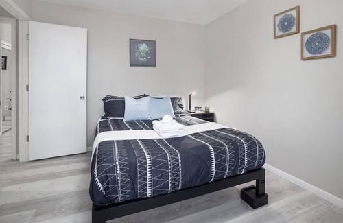 Brookline Station Apartamento | ✵ Upscale 2BR/2BA Apt - South Springfield ✵