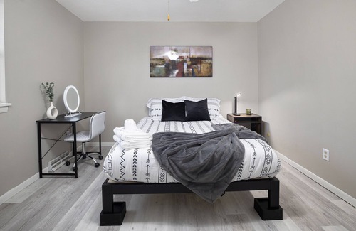 Brookline Station Apartamento | ✵ Upscale 2BR/2BA Apt - South Springfield ✵