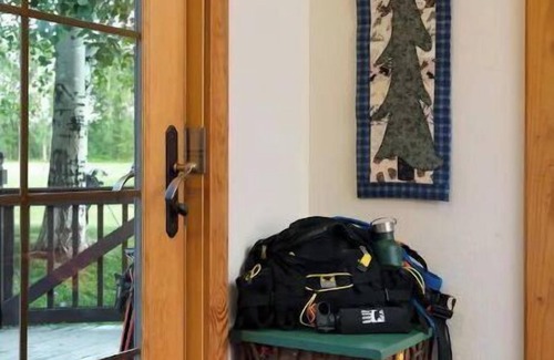 Bozeman Casa | Upscale 2BR Suite in Bozeman Big Sky Country, Pet & Kid Friendly, 5 Mins to Town