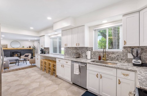 Clinton Township Casa | Upscale 6BR Home w/ Office