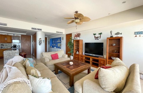 Puerto Penasco Casa | Upscale Beachfront Condo with Tub and Private Beach