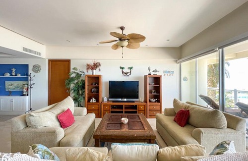 Puerto Penasco Casa | Upscale Beachfront Condo with Tub and Private Beach