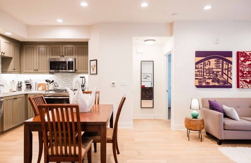 Rolling Hills Estates Condominio | Upscale Condo - Gym, Game Room, Coffee Shop