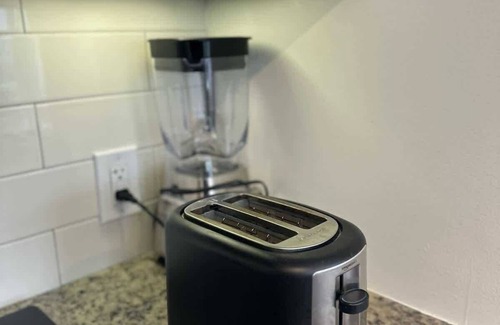 Theatre District Apartamento | Upscale Central 2BR Condo with Gym & Parking near Boston Common, MGH & TUFTS!