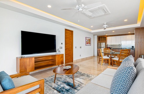 Mismaloya Condominio | Upscale condo with wraparound oceanfront view, pool & pool spa