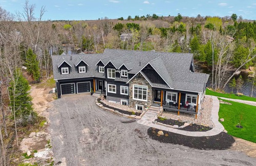 McKellar Cabaña | Upscale Cottage Escape on Lake Manitouwabing – Serenity Awaits
