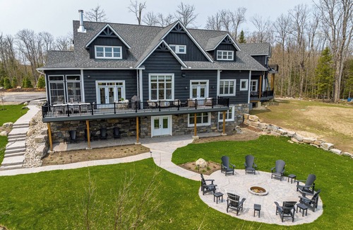 McKellar Cabaña | Upscale Cottage Escape on Lake Manitouwabing – Serenity Awaits