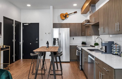 Edgehill Condominio | UPSCALE Cozy Nashville Condo★ POOL, PATIO, PARKING