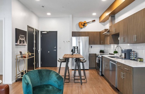Edgehill Condominio | UPSCALE Cozy Nashville Condo★ POOL, PATIO, PARKING