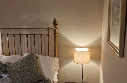 Earlsfield Cama Y Desayuno | Upscale Double Room with private bathroom 300 yards from Earlsfied Station