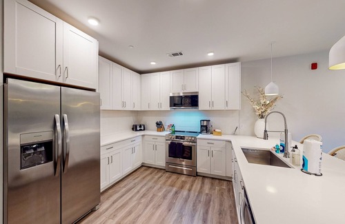 Rolling Mill Hill Condominio | Upscale, funky, located downtown Nashville 3 bedroom condo