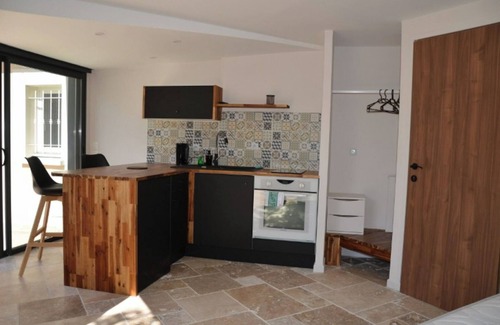 Heyrieux Apartamento | Upscale furnished apartment for 2 persons 40 m2 : SPA/Sauna/sports room/bikes