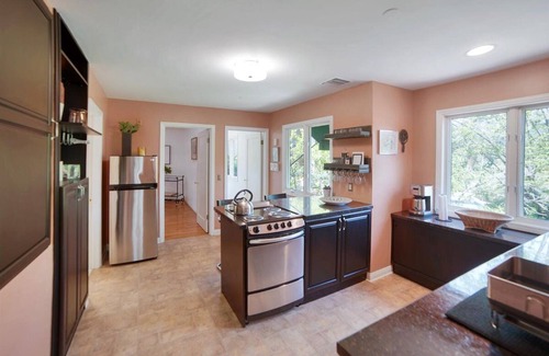 Greenbriar Casa | UPSCALE GUEST HOUSE IN THE HILLS