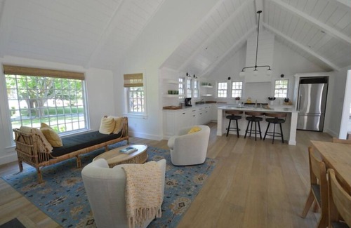 Barnstable Casa | Upscale Home in Seaside Neighborhood with Private Way to Water