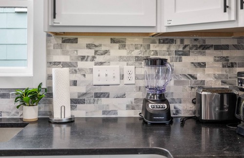 Spearfish Cabina | Upscale Inviting Property in Spearfish just 4 blocks from Main Street!