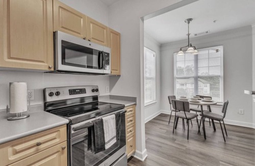 Southwest Raleigh Apartamento | Upscale King 2BR Suite—Mins to Downtown Raleigh!