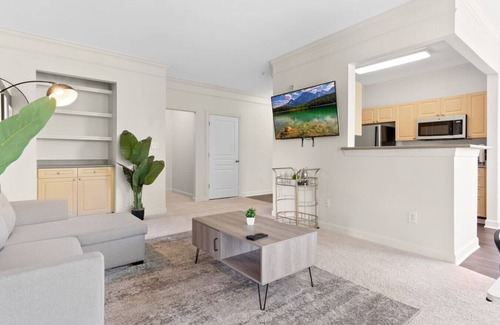 Southwest Raleigh Apartamento | Upscale King 2BR Suite—Mins to Downtown Raleigh!