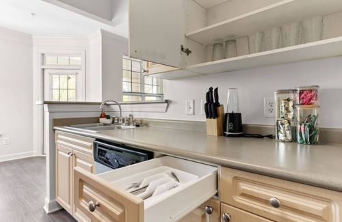 Southwest Raleigh Apartamento | Upscale King 2BR Suite—Mins to Downtown Raleigh!