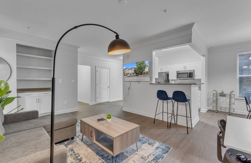Southwest Raleigh Apartamento | Upscale King 2BR Suite Mins to Downtown Raleigh!