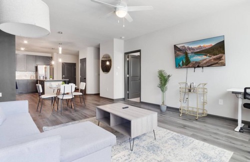 North Raleigh Apartamento | Upscale King 3 Bed Suite—in North Raleigh!