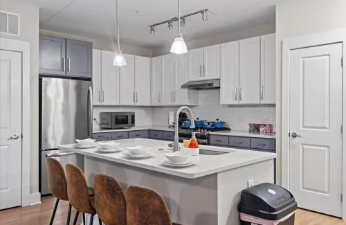 Charlotte Apartamento | Upscale King 3BR Suite Mins to Uptown Charlotte