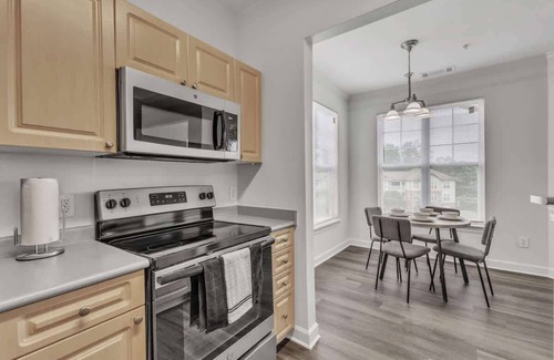 Southwest Raleigh Apartamento | Upscale King 2BR Suite Mins to Downtown Raleigh!