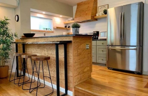 Coram Casa | Upscale lodging next to Glacier NP North fork unit