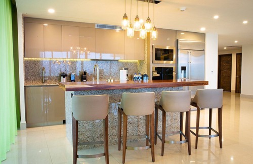 Cancun Apartamento | Upscale Luxurious 3 Bedroom Penthouse Loft with All-Inclusive Option