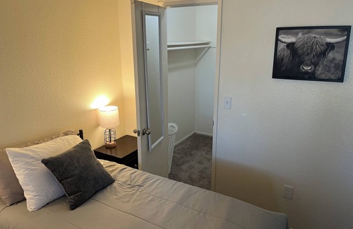 Rancho Cordova Apartamento | June Move In Special Fully Furnished Apt E