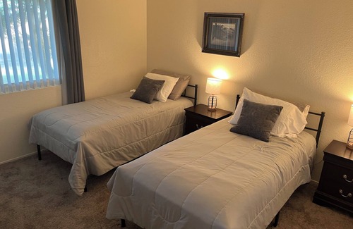 Rancho Cordova Apartamento | June Move In Special Fully Furnished Apt E