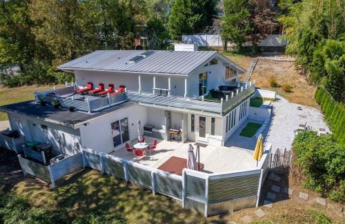 High Point Casa | Upscale Modern Home with perfect triad location