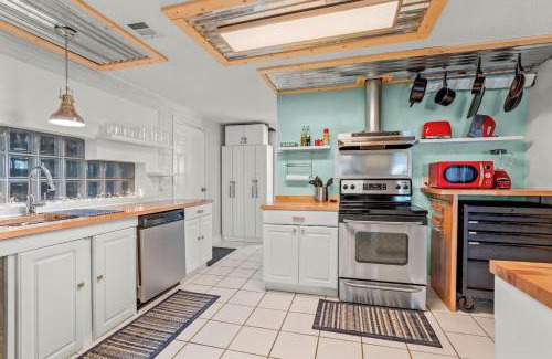 High Point Casa | Upscale Modern Home with perfect triad location