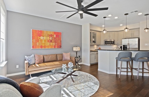 Plano Casa | Upscale Shops of Legacy Townhome
