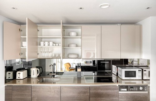 Primrose Hill Apartamento | Upscale St Johns Wood 2BR w/ Balcony, nr Regents Park, by Blueground