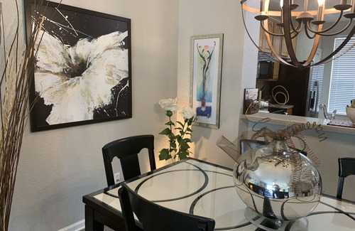Florida Central Atlantic Coast Casa | Upscale Stay: Minutes from Parks, Convention Center and attractions.